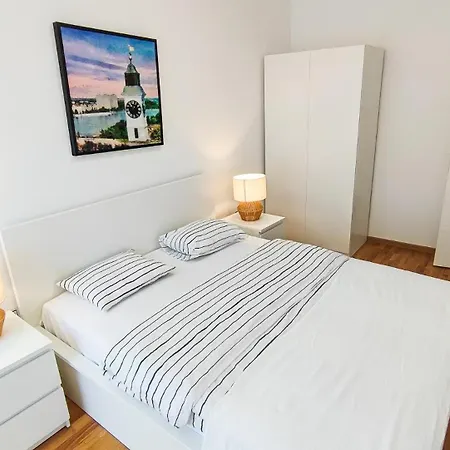 Filinhome Gunduliceva 6 Novi Sad